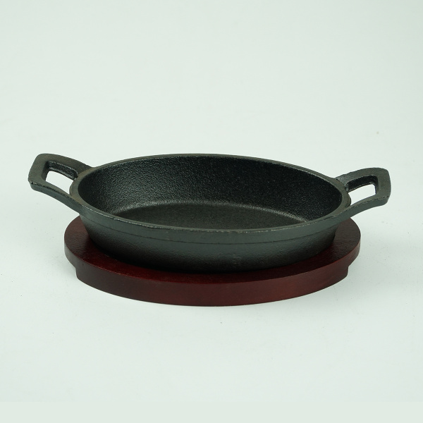 Сковородка чугунная, овальная на деревянной подставке,для подачи 15*9,5*3,2 cм, P.L.-ProffCuisine